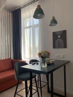 Апартаменты в ЖК Варламова, рядом озеро Сайран - Ferienwohnung Almaty