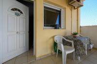 Rea Apartment II ''1minute from the beach'' - B&B Kalamata