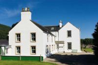 Garbity Farmhouse - beautiful 6-bedroom Farmhouse with open fires - B&B Fochabers