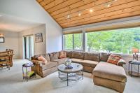 Cozy Lincoln Condo about 1 Mi to Loon Mountain! - Ferienwohnung