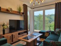Apartment with Mountain View