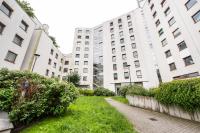 Metro Kondratowicza Spacious Apartment by BookingHost - B&B Warsaw