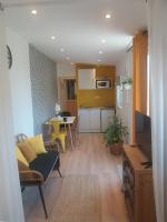 Studio neuf dans propriété au bord de la mer - B&B
