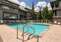 Ski-in Ski-out at upper village next to Fairmount Hotel In Whistler - B&B