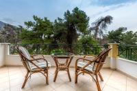 J Studios - Kineta Seaside Retreats - B&B Kinéta