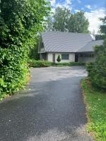 Villa Närhi 230 m2 upea talo rauhallisella alueella - Bed and Breakfast Seinäjoki