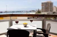 Black and white apartment FREE WIFI - B&B Los Cristianos