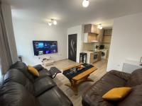 B&B Plowdiw - Modern 1BR Apart with Cinema Couch 65 inch TV & Free Street parking - Bed and Breakfast Plowdiw