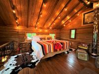 B&B Wiarton - Li'l Ranch - Nature Lovers Retreat TEX MEX Log home - Bed and Breakfast Wiarton