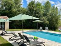 Vacances au calme à Litout, Piscine, Clim, 10 personnes, proche St Emilion - Chambres d’hôtes
