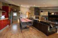 ALOJAMIENTO DUQUE DE JACA - B&B Jaca