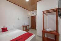 B&B Kertapati - RedDoorz Syariah near Jakabaring Sport City Palembang - Bed and Breakfast Kertapati