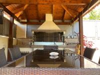 RestHouse Artemida - B&B Loutsa