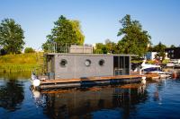 Houseboat- dom na wodzie z sauną i możliwością pływania - Chambres d'hôtes Iława