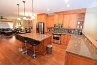 Towering Pines Chalet - Comfortable, Cozy Chalet w Spectacular Views - B&B