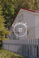 Letnisko21 - domek z jacuzzi na tarasie, panoramiczny widok na jezioro, 38 kroków do pomostu - Chambres d'hôtes Nowęcin