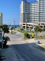 LIVE ON ISLAND TIME! GREAT GULF SHORES BEACH CONDO, VERY NICE - Bed and Breakfast