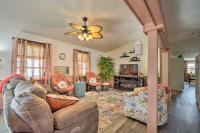 B&B Homosassa - Homosassa Retreat with Sunroom and Canal Views! - Bed and Breakfast Homosassa