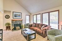 B&B Anchorage - Modern Anchorage Townhome 8 Mi to Downtown! - Bed and Breakfast Anchorage