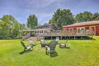 Poconos Cottage with Fire Pit Near Lake Harmony - Ferienwohnung Albrightsville