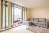 2 BR flat next to Train Station & Gated Parking - B&B Cambridge