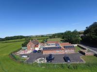 The Feed Room At Eastmoor Farm Fully Renovated Fully Equipped 2 Bed Luxury Mews Cottage 1 Mile from the Beach - Chambres d'hôtes Bridlington