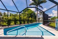 B&B North Fort Myers - NEW! Dock Canal Family Home w/Pool & Gulf Access! - Bed and Breakfast North Fort Myers