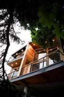 Luxury Alpine Treehouse - Bed and Breakfast Holladay