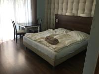 Vierbettzimmer mit Balkon