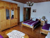 Basic Triple Room with Shared Bathroom