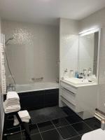 Superbe studio Paris La Défense - B&B
