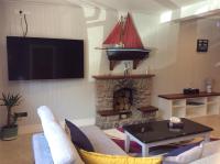 Roundstone Retreats Quayside luxury apt - B&B Roundstone