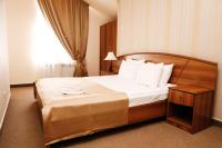 Executive Suite Queen and Single Bed