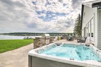 Newly Built Gilletts Lake Gem: Dock & Hot Tub - Ferienwohnung Jackson