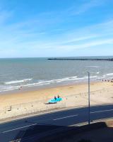 B&B Walton-on-the-Naze - Penthouse Apartment with seaviews - Bed and Breakfast Walton-on-the-Naze