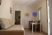 Appartamento con Vista Mare Parziale