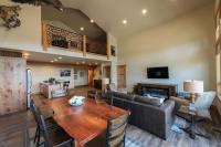 Townhome next to Clubhouse in Exclusive Eagle Bend - The Glacier - B&B