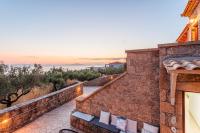 Mani Summer Escape - Spacious Home, Fully equipped - B&B