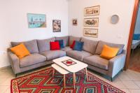 B&B Tirana - Tirana Views Apartment - Comfy & spacious - Bed and Breakfast Tirana