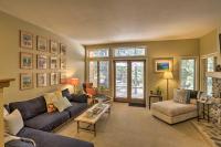 Corner-Unit Condo with Grill Walk to Lake Tahoe! - B&B