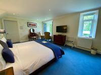 Premier with Mountain View Room 4