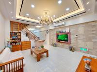 Loyo Royalty - B&B Donggang