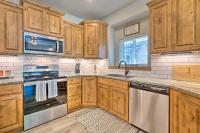 B&B Loveland - Modern Loveland Condo about 2 Mi to Lake Loveland! - Bed and Breakfast Loveland