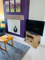 B&B Nottingham - Selston House, 3 bedroom cosy cottage Home for up to 6 Guests, Cul-de-sac on Private road - Bed and Breakfast Nottingham