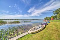 Waterfront Tawas Lake Retreat with Fire Pit! - B&B