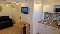 Maisonnette à 200m de la plage, terrasse, clim, parking privé, lave-linge et linge de lit compris - B&B Le Barcarès