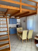 Estudio Dúplex con balcón y vistas al mar