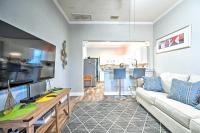 Updated Ybor City Duplex about half Mi to Seventh Ave! - Bed and Breakfast