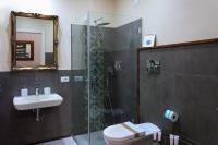Suite mit Kingsize-Bett mit Whirlpool