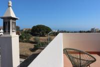 Vivenda Geminada com piscina a 10 minutos a pé da praia, by QoZzy - Chambres d'hôtes Portimão